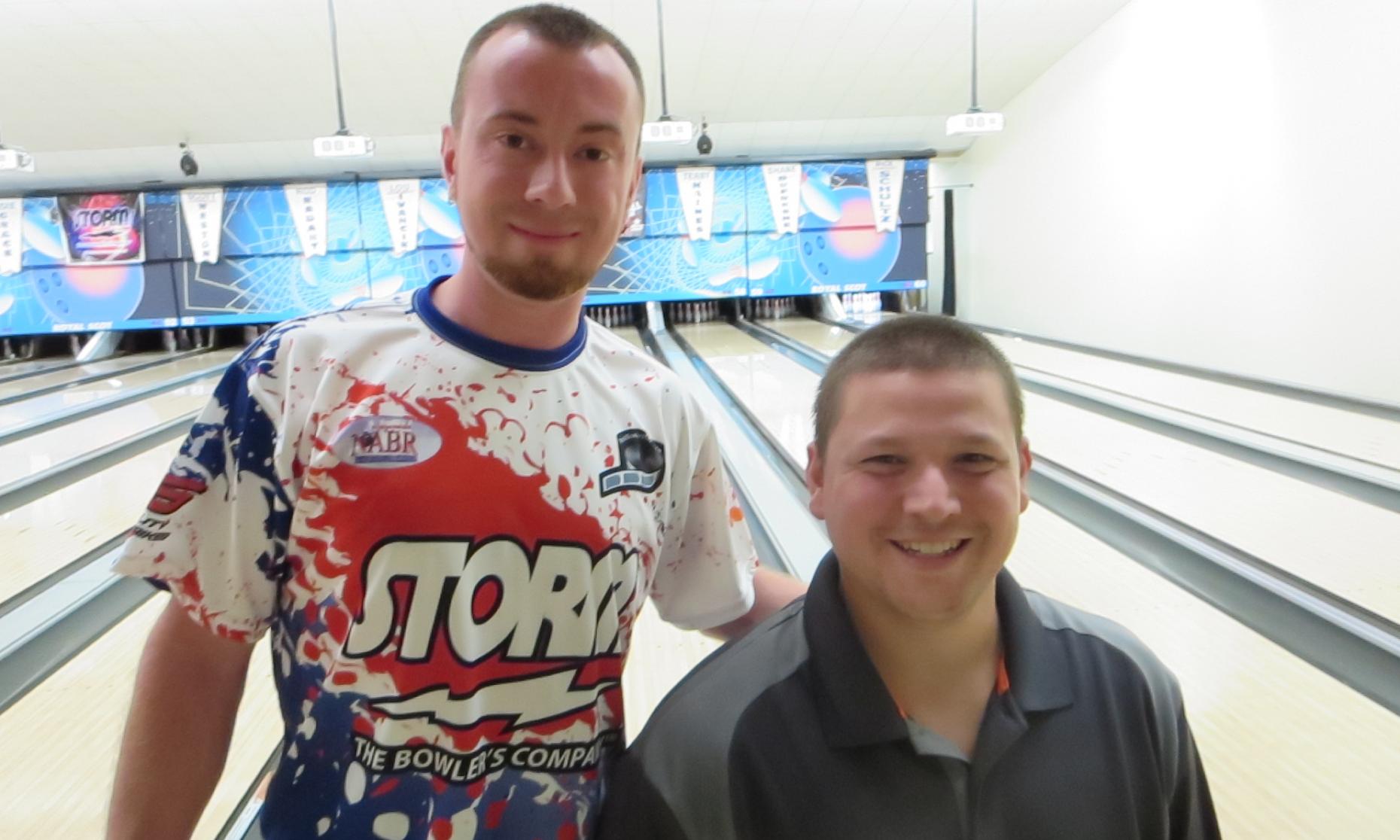 Champion Steve Novak and runner-up Jason Rasinske